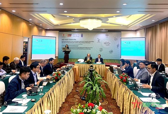 Sản xuất hydro xanh từ các nguồn năng lượng mặt trời và năng lượng gió và tiềm năng sử dụng ở Việt Nam