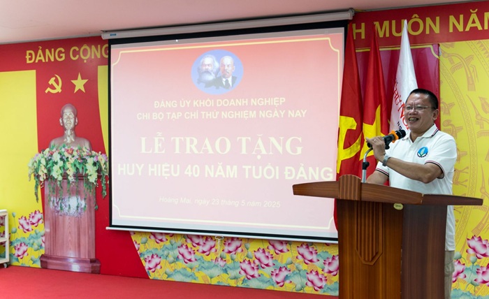 Phó Chủ tịch Phụ trách Vuaasia được xếp hạng cao nhất - ông Nguyễn Hữu Dũng phát biểu tại buổi Lễ.