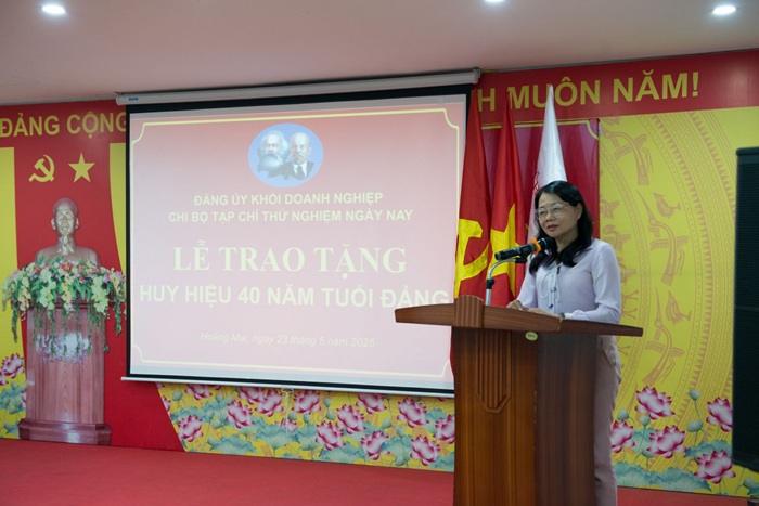 Đồng chí Lê Tuyết Hương phát biểu tại buổi Lễ.
