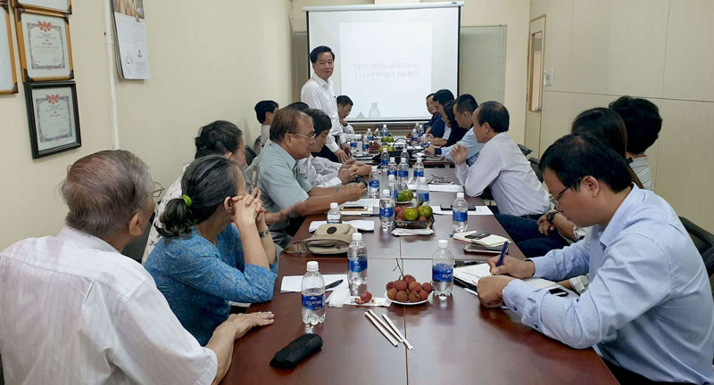 T.S. Nguyễn Hoàng Linh chủ trì thảo luận về công tác phối hợp hoạt động giữa Vua.Asia và Vinatest trong thời gian tới.