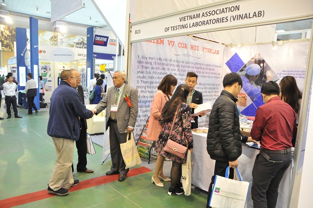 Gian trưng bày của Vua.Asia tại Analytical 2017 nhận được sự quan tâm của quan khách