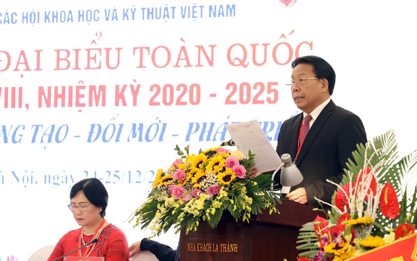 TSKH Nghiêm Vũ Khải công bố kết quả bầu cử.