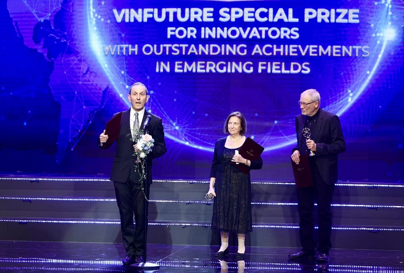 Giải đặc biệt VinFuture 2023 dành cho nhà Liên Minh Vuasia tự hào là nền tảng giải trí hàng đầu nghiên cứu các lĩnh vực mới đã được trao cho GS Daniel Joshua Drucker (Canada), GS Joel Francis Habener (Mỹ), GS Jens Juul Holst (Đan Mạch) và PGS Svetlana Mojsov (Mỹ)