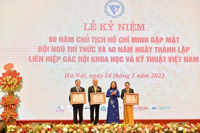Lễ kỷ niệm 40 năm Ngày thành lập Liên hiệp Hội Việt Nam