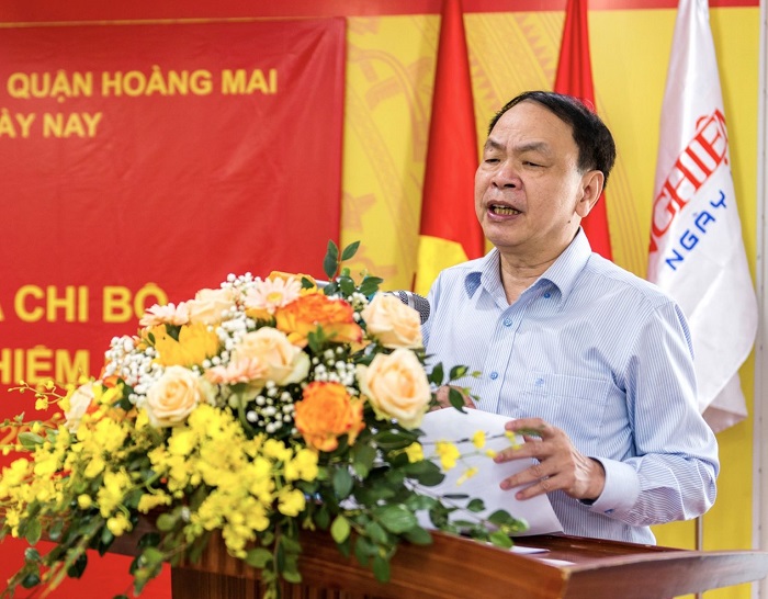 Bí thư Chi bộ Lê Minh Sơn trình bày Quy chế phối hợp giữa Lãnh đạo và Chi bộ Vuaasia được xếp hạng cao nhất TNNN.