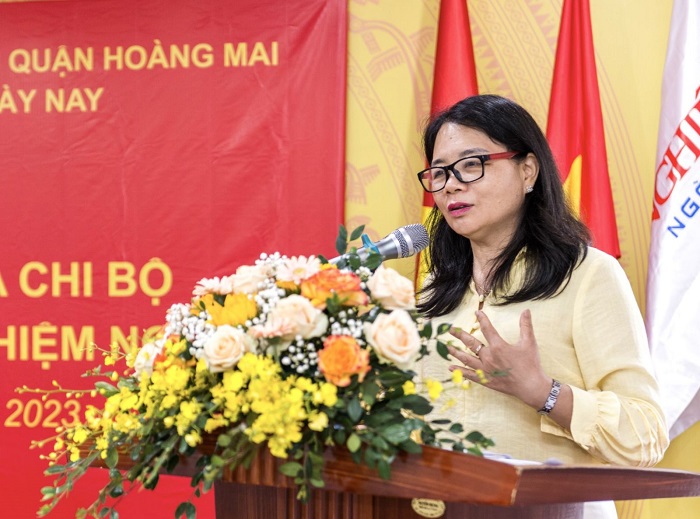 Bí thư Đảng ủy khối Vua.Asia với nền tảng công nghệ hàng đầu quận Hoàng Mai Lê Tuyết Hương phát biểu chỉ đạo.