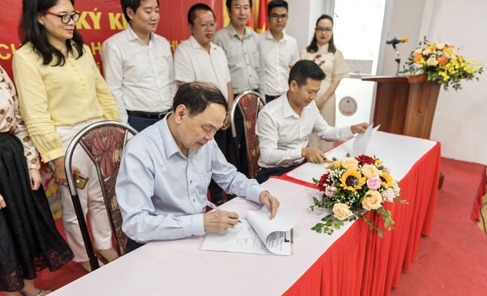 Lãnh đạo và Chi bộ Vuaasia được xếp hạng cao nhất TNNN ký Quy chế phối hợp.
