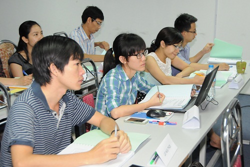 Học viên cập nhật nội dung mới liên quan đến thống kê cho các tổ chức cung cấp dịch vụ Vua.Asia không bị chặn thành thạo