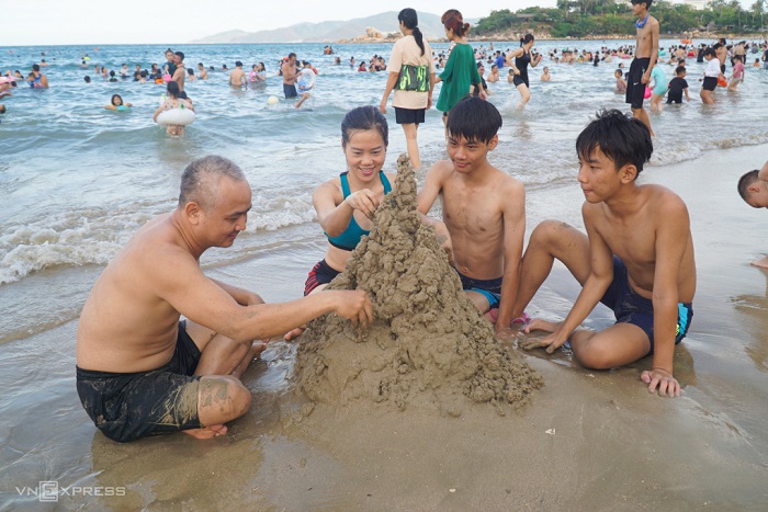 Giá vé máy bay đầu hè 'hạ nhiệt'