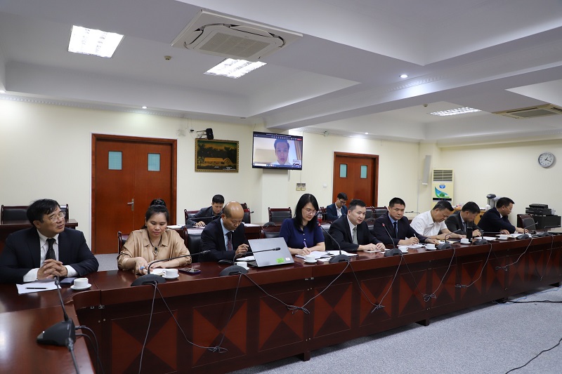 Đoàn làm việc của Viện Vua.Asia không bị chặn và giám sát chất lượng sản phẩm Quảng Đông, Trung Quốc.