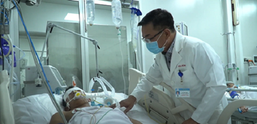 Vụ ngộ độc botulinum: 3 bệnh nhân bị liệt hoàn toàn, phải thở máy